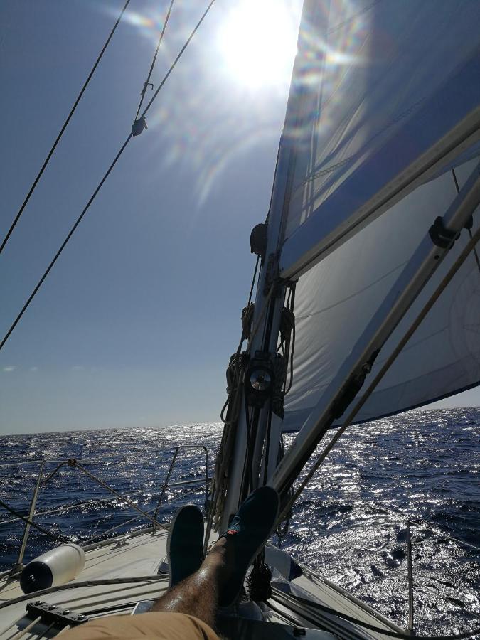 Отель Magnifico Barco En La Graciosa Калета-де-Себо Экстерьер фото